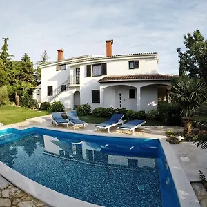 https://studio-apartment-adrijana.in-istria.net