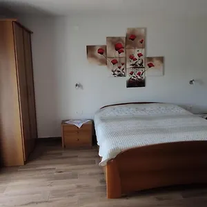 https://lino-apartments.in-istria.net